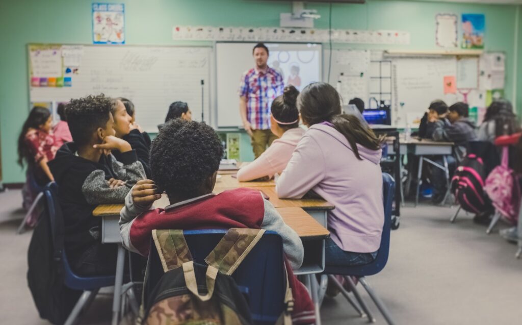 Escuelas al servicio de los estudiantes más necesitados