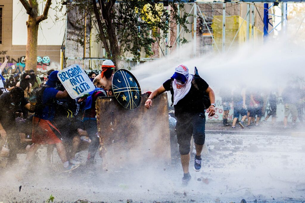 Los peligros para la democracia de desatar la violencia