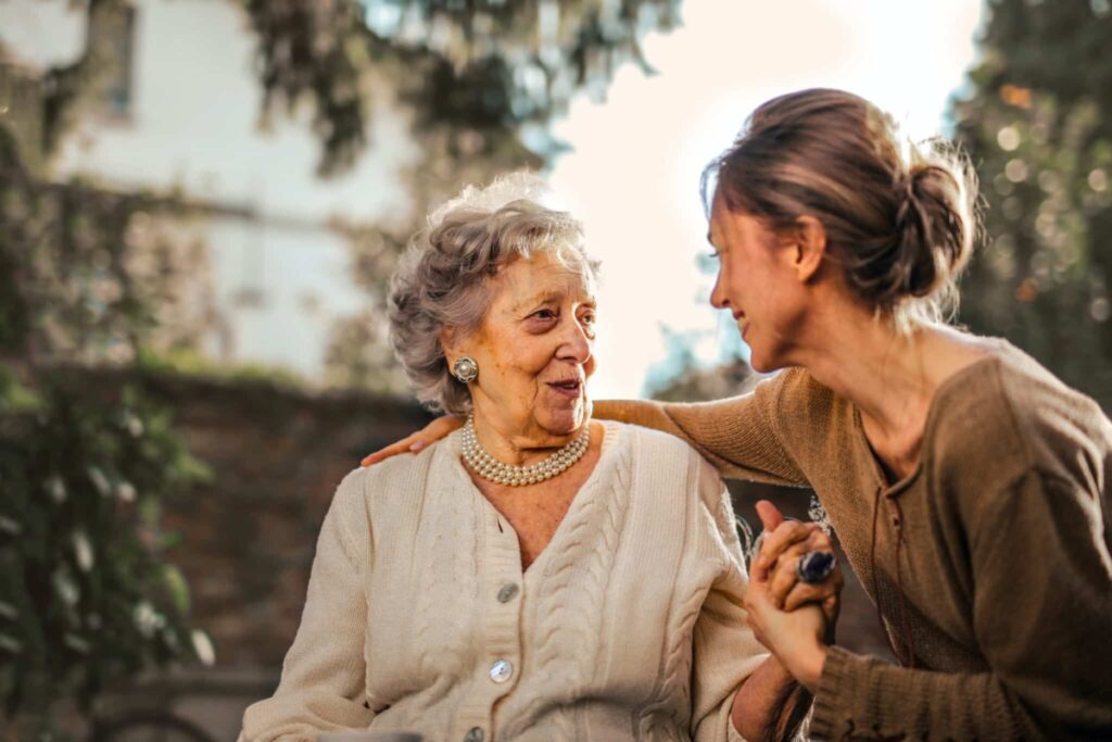 Soledad en la vejez: que en el barrio estén pendientes