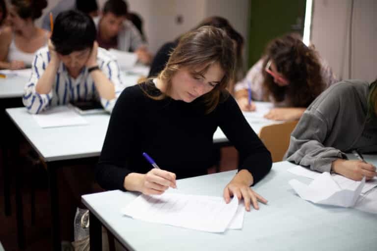 El “inflado” de notas en la escuela privada: una polémica doblemente inflada