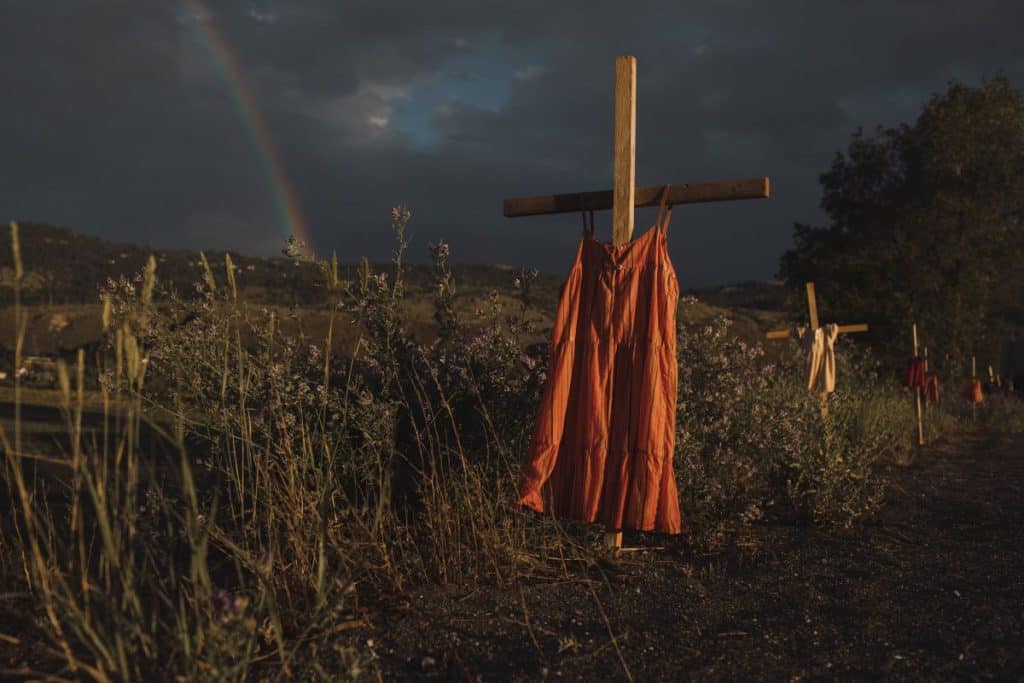 El gran bulo de las tumbas de niños en Canadá