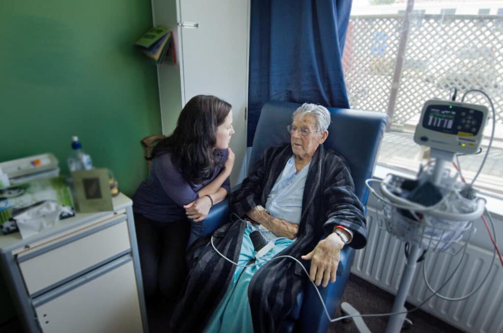 La salud en Europa: más ancianos y menos médicos