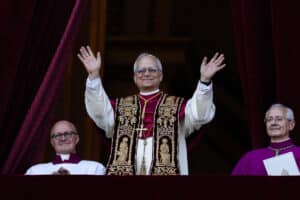 León XIV, un pastor cercano a Francisco, canonista y con experiencia de gobierno 