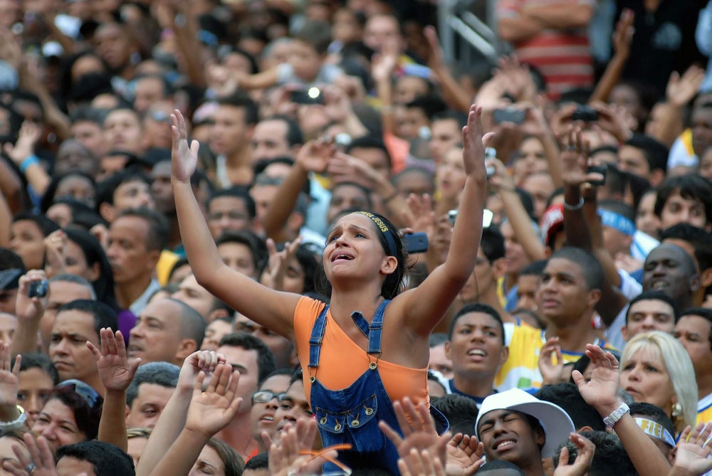 El catolicismo en Brasil sigue bajando y se frena el avance de los evangélicos