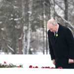 El presidente ruso en el Cementerio Memorial Piskaryovskoye, en el 82 aniversario del fin del sitio de Leningrado (foto: Alexey Danichev / Europa Press / Kremlin / dpa)