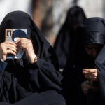 Mujeres iraníes lloran la muerte de Jamenei en Teherán (foto: EuropaPress / Foad Ashtari / SOPA Images vía Zum/DPA)