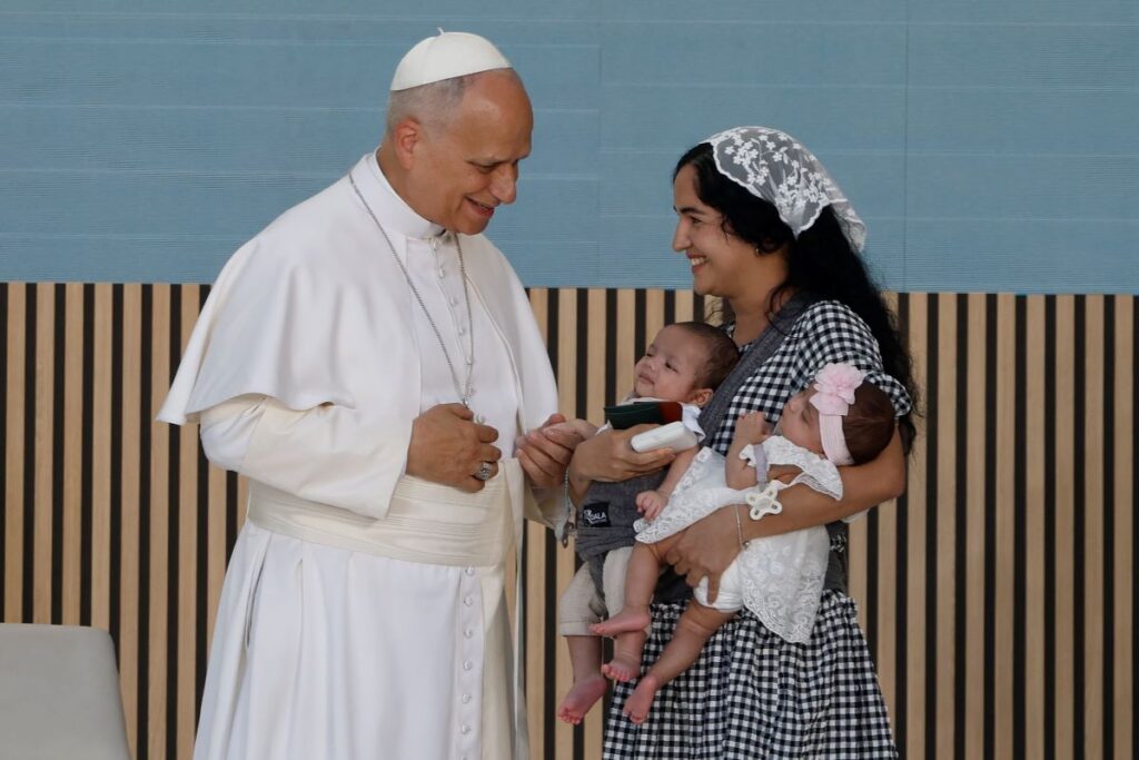 León XIV señala la caridad como marca de su mensaje