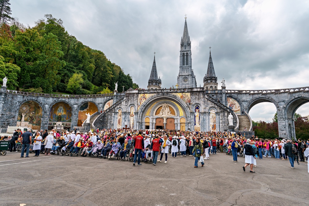 Una Francia no tan descristianizada recibe a León XIV