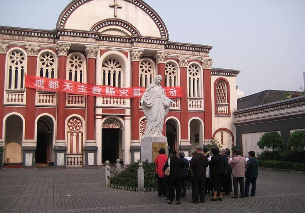 Virgin Mary Statue in Chengdu Green Bridge Church