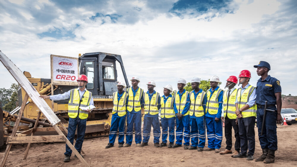 Bloques del capitalismo imperialista. - Página 3 Construccio%CC%81n-de-una-li%CC%81nea-ferroviaria-en-Mozambique-a-cargo-de-una-empresa-china-septiembre-2019-foto-China-Daily-pefwxw605mq28tf2ywsicveugvbw7im8zx6vxk816c